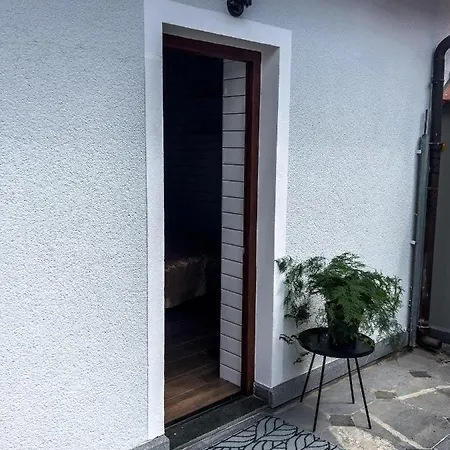 Apartament Riverside 1 *