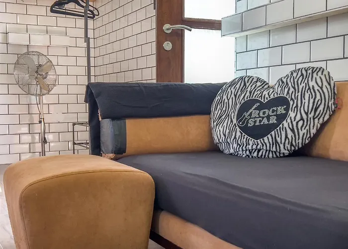 Riverside 1 Apartment